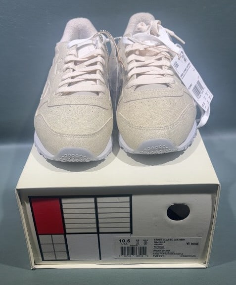 REEBOK EAMES CLASSIC LEATHER SNEAKERS SIZE 10.5: Never worn. Light shelf wear to box. Size men's 10.5 USA.