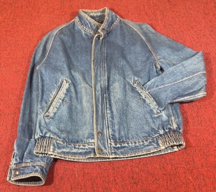 NEIMAN MARCUS DENIM JACKET SIZE M (1 of 6)