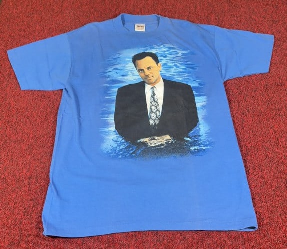 1993 BILLY JOEL RIVER OF DREAMS TOUR: Size L. Dated 1993 in graphic. Measures 29" in length.