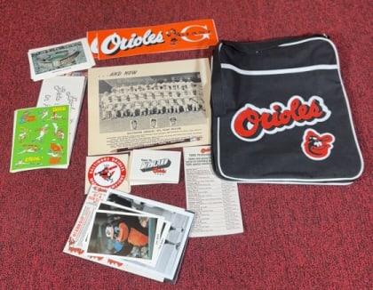ASSORTMENT OF VINTAGE BALTIMORE ORIOLES ITEMS (1 of 5)