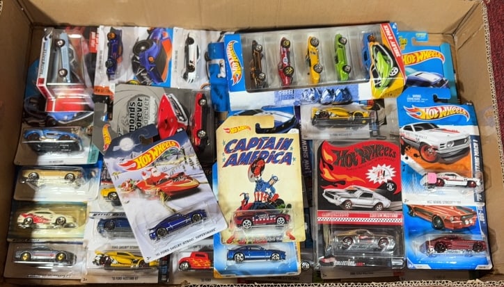 (41) HOT WHEELS FORD MUSTANG DIECAST CAR TOYS (1 of 5)