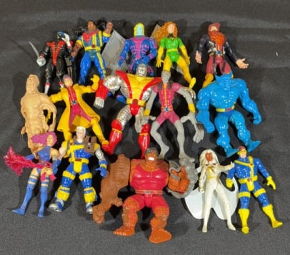 (15) VINTAGE X-MEN ACTION FIGURES: Tallest measures 5 5/8 in height and is 6" in width.