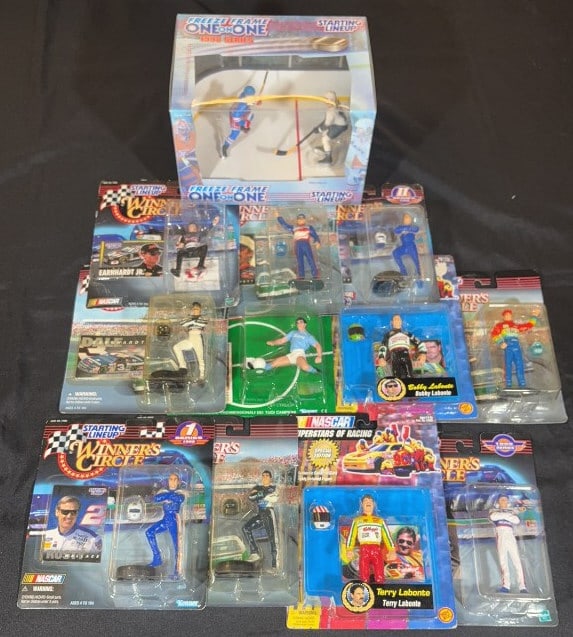(12) STARTING LINE UP NASCAR & SPORTS FIGURES (1 of 5)
