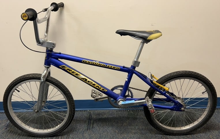 FREE AGENt GROUND ZERO TRICK BICYCLE (1 of 3)