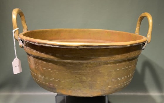 ANTIQUE COPPER POT WITH HANDLES (1 of 6)