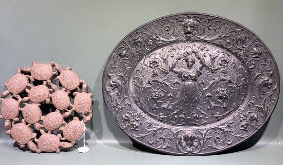 AMERICAN RADIATOR CAST IRON WALL PLAQUE & TRIVET (1 of 6)