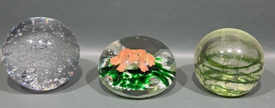 1 SIGNED FROG PAPERWEIGHT & 2 OTHERS: 3 1/2"