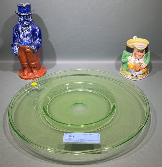 2 TOBY MUGS & GREEN CHARGER: 15" X 11"