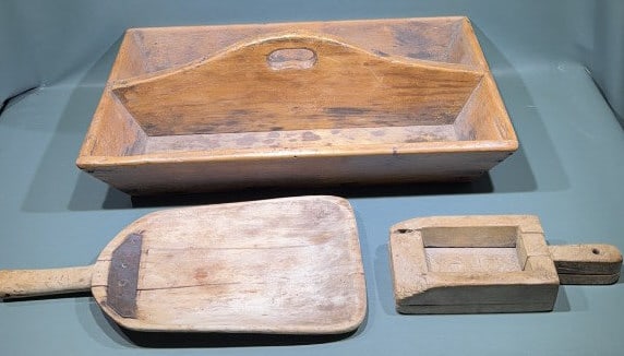 LARGE TOOL CADDY, PUTTER MAID & PADDLE: 23" X 7"
