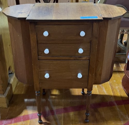 MARTHA WASHINGTON SEWING STAND: 27" X 29"