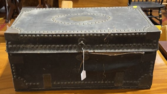 ANTIQUE LEATHER COVERED TRUNK ~ NEW YORK (1 of 6)
