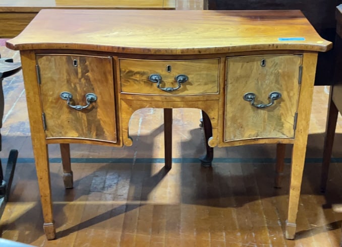 ANTIQUE ENGLISH SMALL MAHOGANY SIDEBOARD (1 of 5)