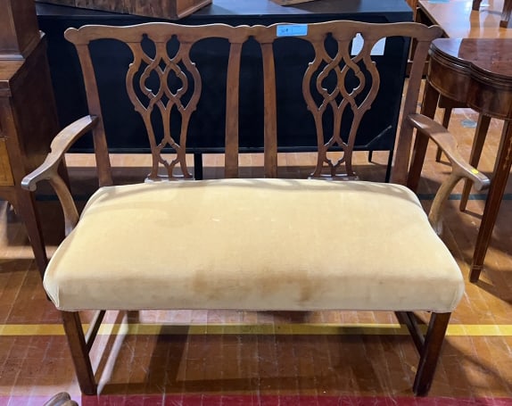 CENTENNIAL MAHOGANY CHIPPENDALE SETTEE: 45" X 36 1/2" X 21"