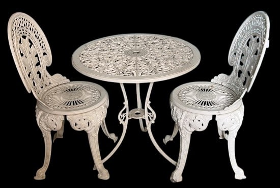 CAST ALUMINUM PATIO TABLE & CHAIRS (1 of 5)