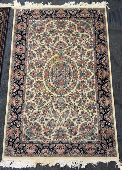 HANDMADE ORIENTAL AREA RUG (1 of 4)