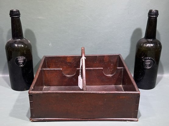 ANTIQUE DOVETAILED WINE BOTTLE CADDY & BOTTLES (1 of 6)