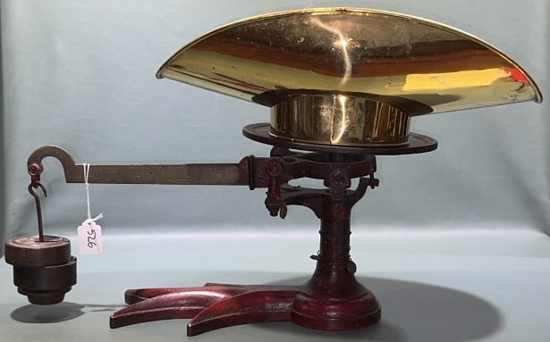 ANTIQUE CAST IRON BALANCE SCALE W/ BRASS PAN: 21" X 9" TALL
