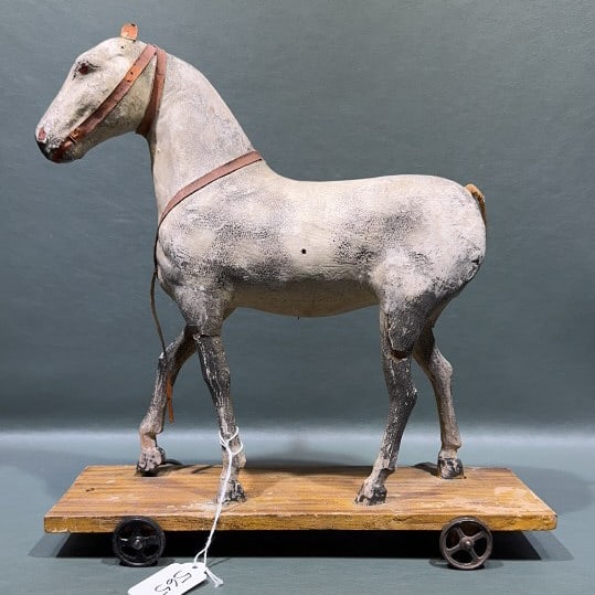 ANTIQUE HORSE PULL TOY (1 of 7)