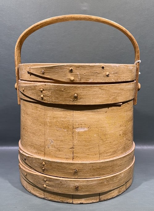 SHAKER STYLE PAINT DECORATED FURKIN W/ HANDLE: 10" X 9-1/2"