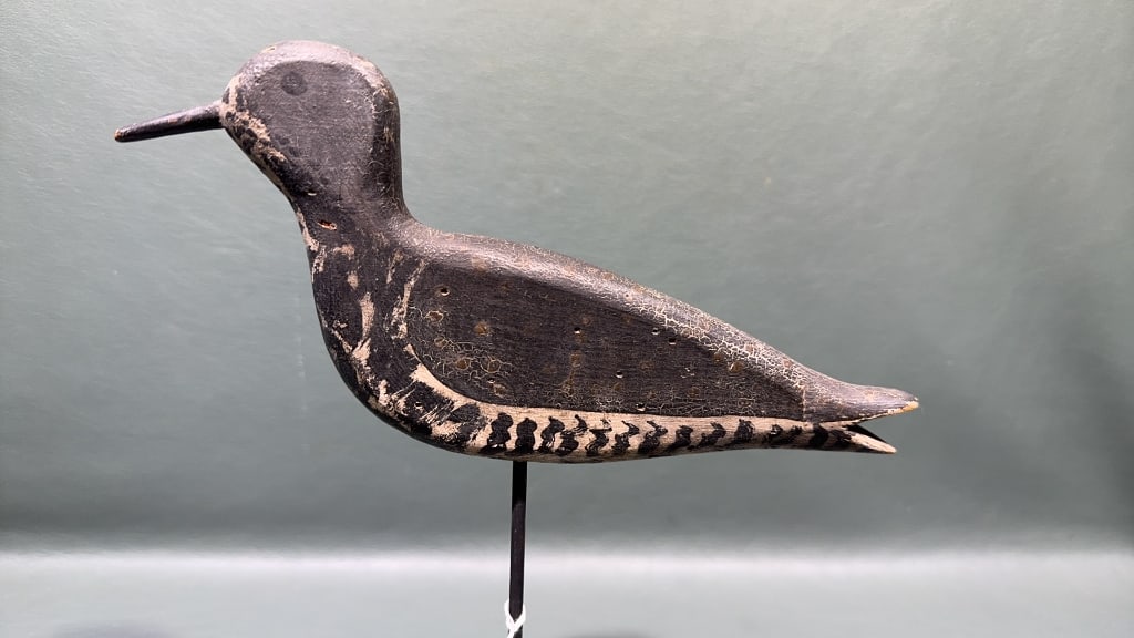 ANTIQUE CARVED WOODEN SHORE BIRD DECOY (1 of 4)