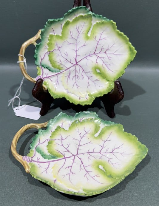 PAIR OF ROYAL WORCHESTER LEAF DISHES (1 of 3)