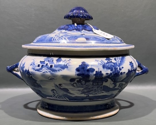 ANTIQUE CANTON OPEN HANDLE TUREEN (1 of 7)