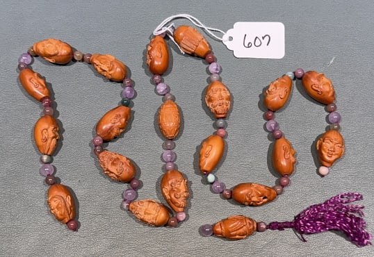 20 CHINESE HEDIAO BEADS, WELL CARVED: 1" LONG