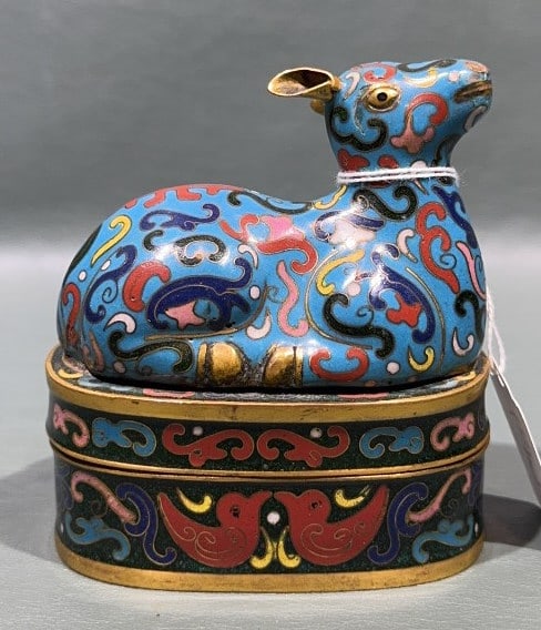 ANTIQUE CHINESE DEER FORM BOX (1 of 5)