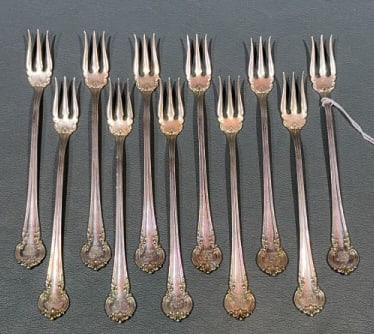 11 STERLING SILVER SEAFOOD FORKS (1 of 4)