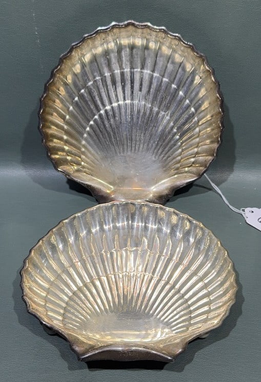 2 GORHAM STERLING SHELL DISHES: SOLD BY J E CALDWELL & CO. 6" 10.1 OZT