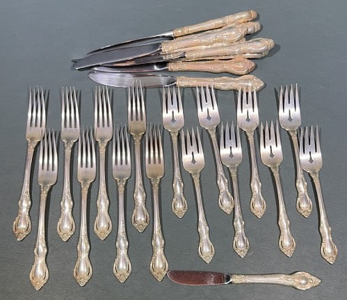 25 PCS- TOWLE SPANISH PROVINCIAL STERLING FLATWARE (1 of 4)