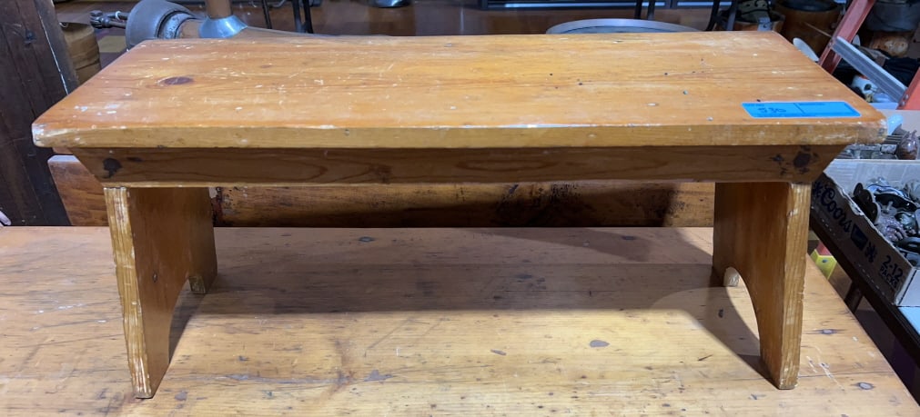 PINE COUNTRY BENCH (1 of 3)
