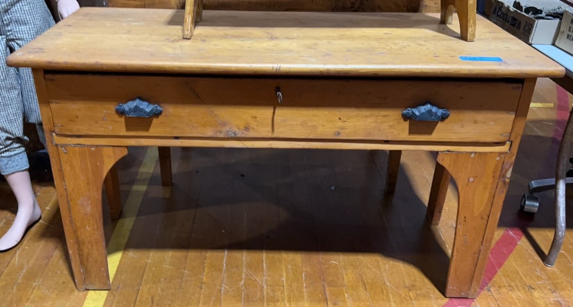 HOMEMADE PINE 1 DRAWER WORK TABLE (1 of 3)