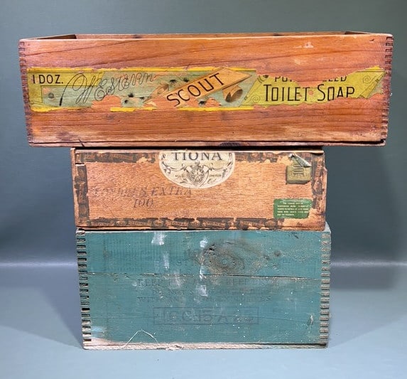 3 VARIOUS ADVERTISING BOXES & VINTAGE BOTTLE CAPS: 16" X 8" X 5"