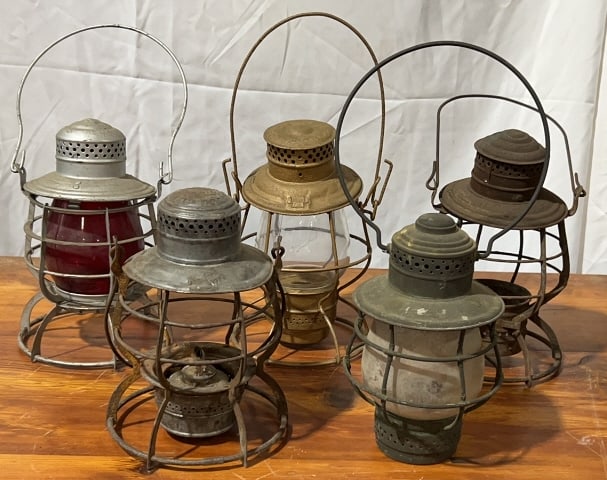 5 ANTIQUE RAILROAD LANTERNS (1 of 4)