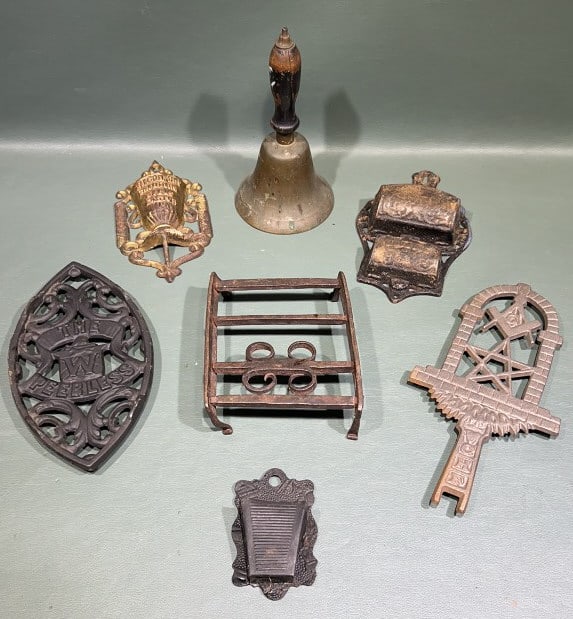 ANTIQUE TRIVETS & MATCH HOLDER LOT (1 of 5)