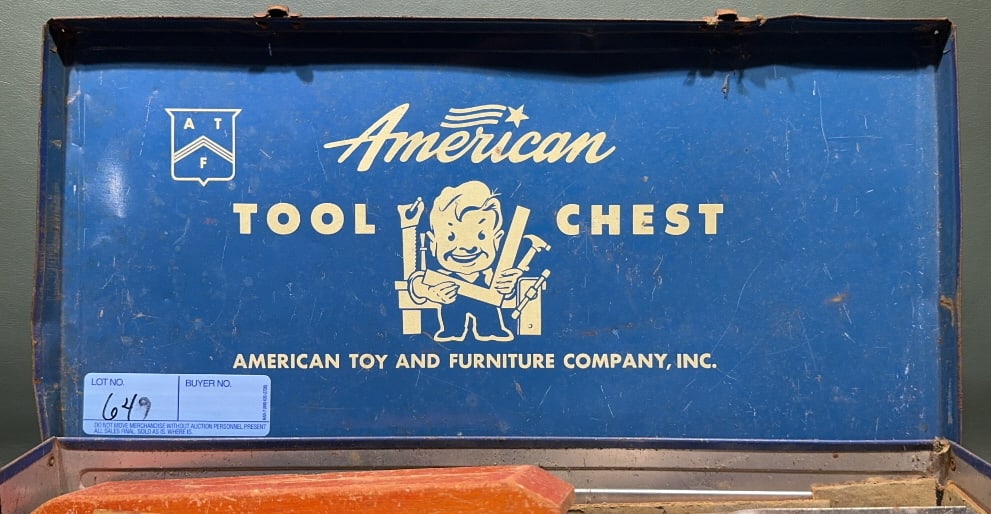 VINTAGE AMERICAN TOOL CHEST & TOOLS (1 of 6)