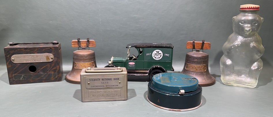 COLLECTION OF VARIOUS ADVERTISING BANKS (1 of 9)