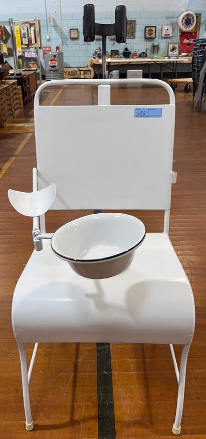 VINTAGE ENAMELED MEDICAL / EXAMINATION CHAIR (1 of 4)