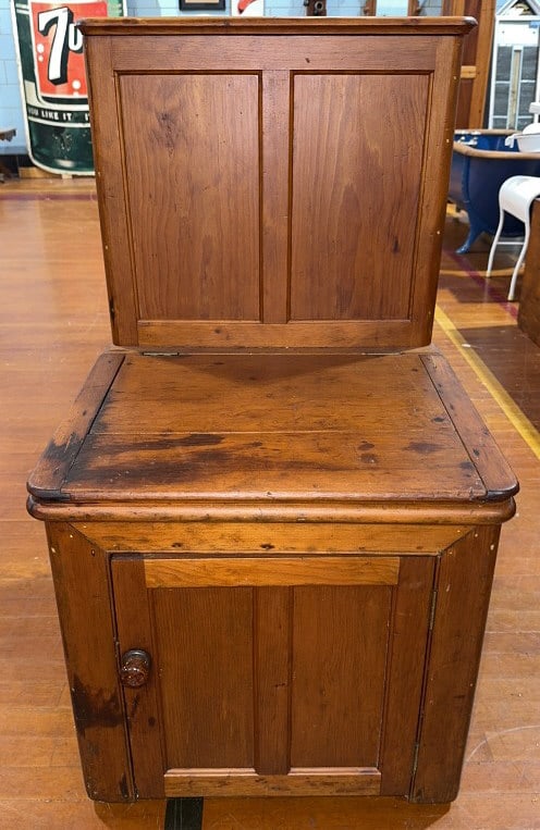 ANTIQUE PINE EARTH CLOSET TOILET (1 of 7)