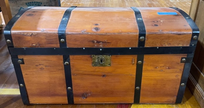 DOME TOP WOODEN TRUNK (1 of 4)