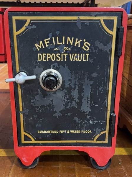 MEILINK MFG. CO. SAFE: NO COMBINATION 13-3/4" X 17" X 21" TALL