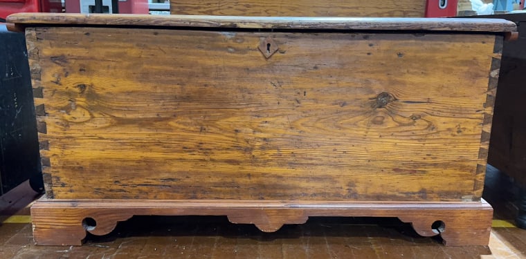 ANT PINE EASTERN SHORE DOVETAILED BLANKET CHEST (1 of 6)