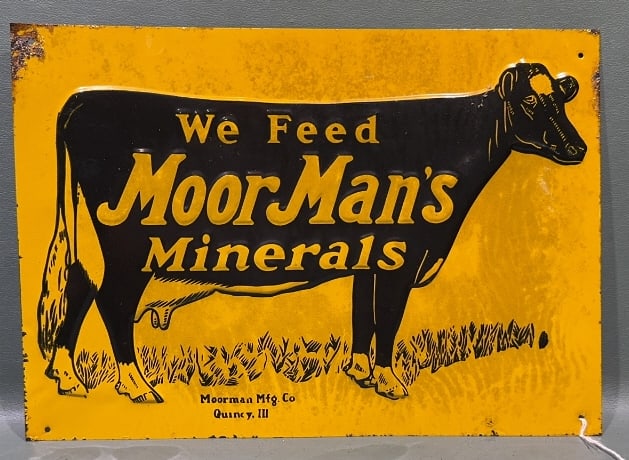 WE FEED MOORMAN?S MINERALS ADVERTISING SIGN: 13-3/4" X 9-3/4"
