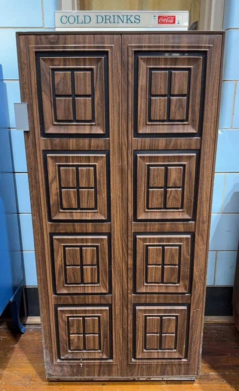 VENDO 56A "EXECUTIVE" SODA MACHINE (1 of 4)