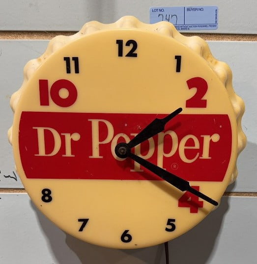VINTAGE DR. PEPPER 10-2-4 ADVERTISING CLOCK (1 of 3)