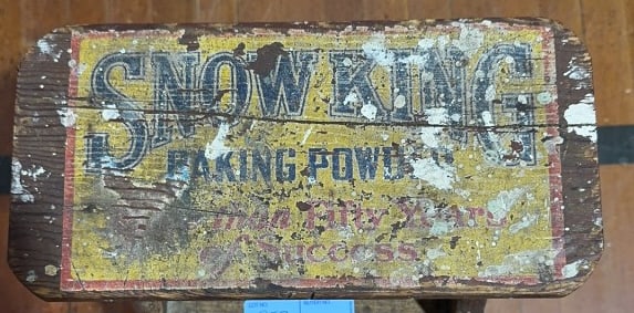 SNOW KING BAKING POWDER ADVERTISING STEP STOOL: 20"X22"