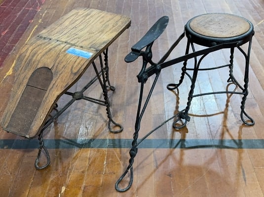 2 VINTAGE SHOE SHINE STOOLS (1 of 4)