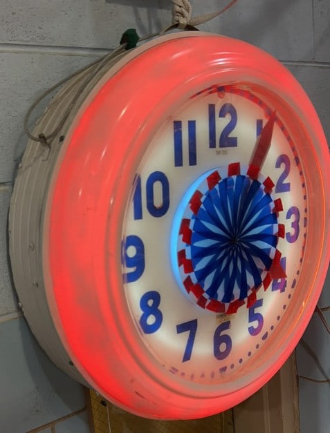 CLEVELAND ELECTRIC NEON "SPINNER" CLOCK - 4