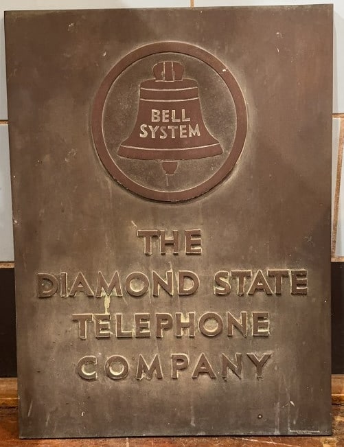 DIAMOND STATE TELEPHONE CO. BRONZE PLAQUE (1 of 3)